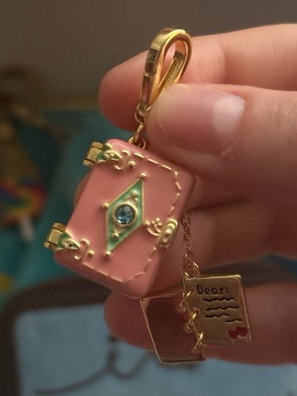 Juicy Inspired pink mini suitcase pendant keychain - Picture 2 of 5